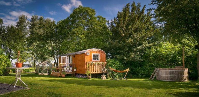 B&B Hetvrijdagsgevoel 스네크 외부 사진